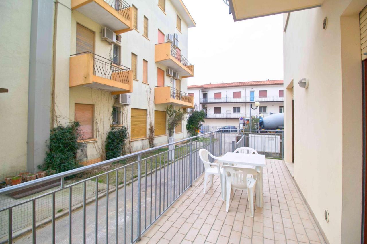 Condominio Carnelos Lido di Jesolo Kültér fotó